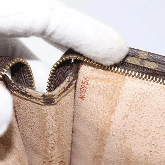 LOUIS VUITTON Monogram Poche Toilette 19 Pouch